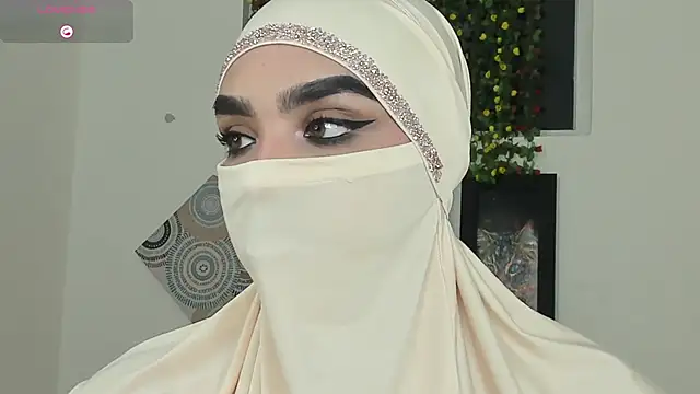 Maissa Alabi online show from 10-11-25, 06:39