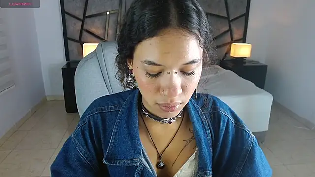Snapshot of ilitzy_cardona chatting on 10-01-25, 08:26 ilitzy cardona online show from 10-01-25, 08:26