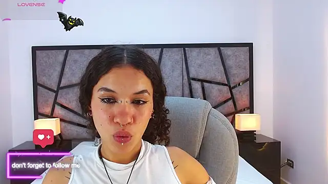 ilitzy cardona online show from 11-12-25, 01:17