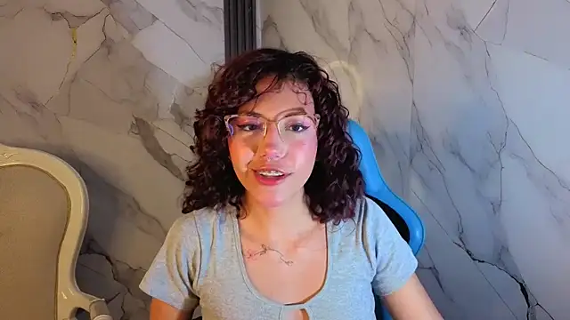Snapshot of zoe_ch_ chatting on 06-04-26, 03:12 zoe ch online show from 06-04-26, 03:12