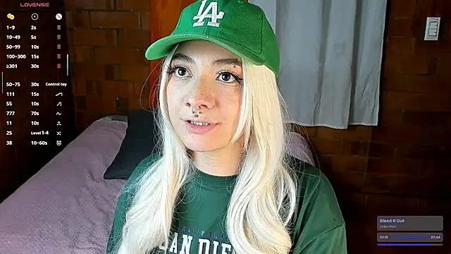 Annycolin  online show from 01-24-25, 11:45