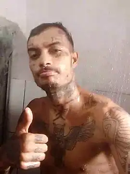 Snapshot of gibbyi777 chatting on 12-15-25, 05:39 gibbyi777 online show from 12-15-25, 05:39