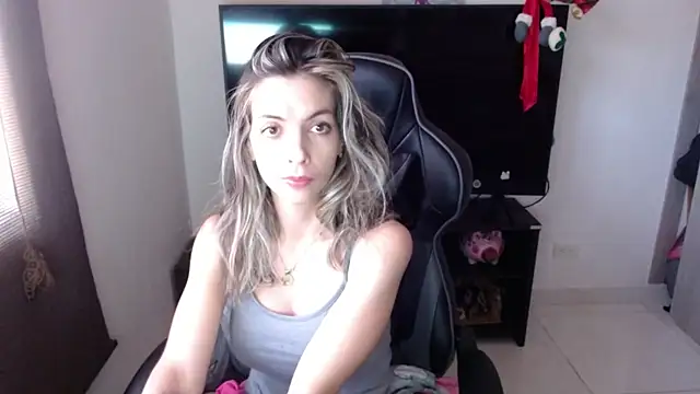 Princezzlove3 online show from 01-20-25, 08:18