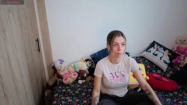 Snapshot of Princezzlove3 chatting on 03-06-26, 12:45 Princezzlove3 online show from 03-06-26, 12:45