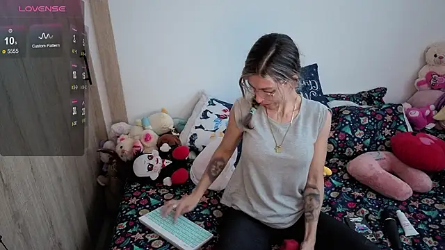 Snapshot of Princezzlove3 chatting on 03-09-26, 12:42 Princezzlove3 online show from 03-09-26, 12:42