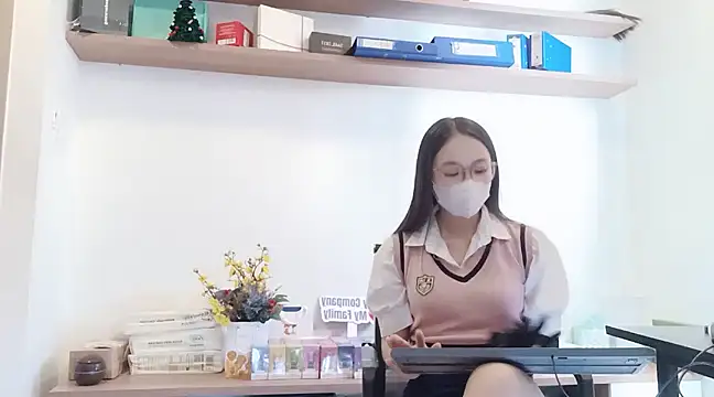 Lush-Office online show from 02-18-25, 01:32