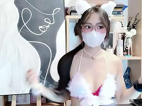 Lush-Office online show from 11-20-25, 07:30