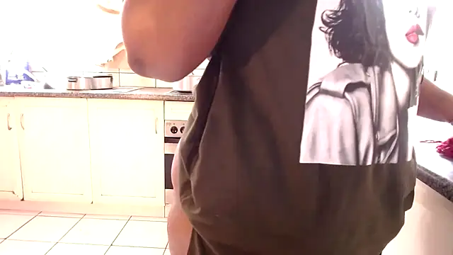 omalicha98 online show from 11-14-25, 07:18