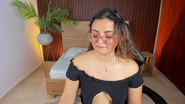 Snapshot of lilly_ass_ chatting on 02-05-25, 07:53 lilly ass online show from 02-05-25, 07:53