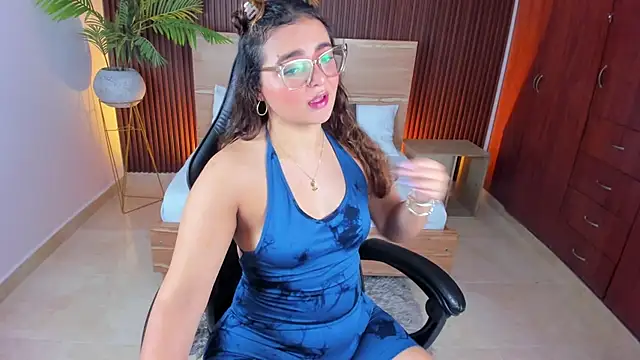 Snapshot of lilly_ass_ chatting on 02-08-25, 12:50 lilly ass online show from 02-08-25, 12:50
