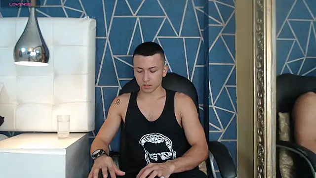 Snapshot of BrandonColee chatting on 03-18-25, 02:15 BrandonColee online show from 03-18-25, 02:15