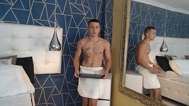 Snapshot of BrandonColee chatting on 03-20-25, 03:25 BrandonColee online show from 03-20-25, 03:25