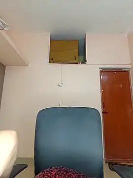 Snapshot of Babbyy_doll chatting on 10-15-25, 07:58 Babbyy doll online show from 10-15-25, 07:58