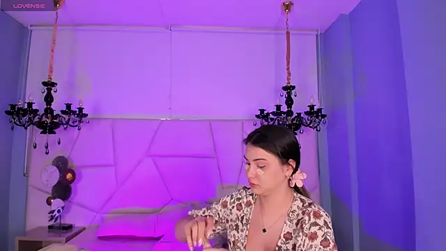 Aitana Hilton  online show from 10-26-25, 12:55