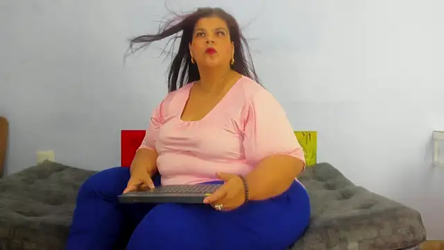 Charlotte curvy  online show from 02-27-25, 07:47