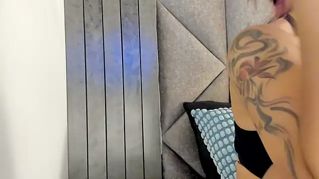 Snapshot of SabrinaSpell_ chatting on 02-12-26, 07:31 SabrinaSpell online show from 02-12-26, 07:31