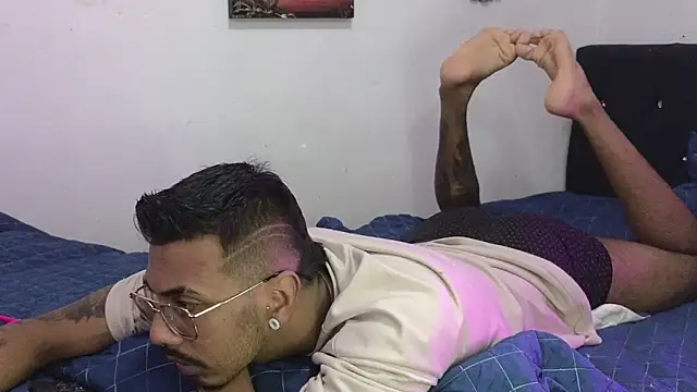 Snapshot of eros-0001 chatting on 01-20-25, 06:42 eros-0001 online show from 01-20-25, 06:42