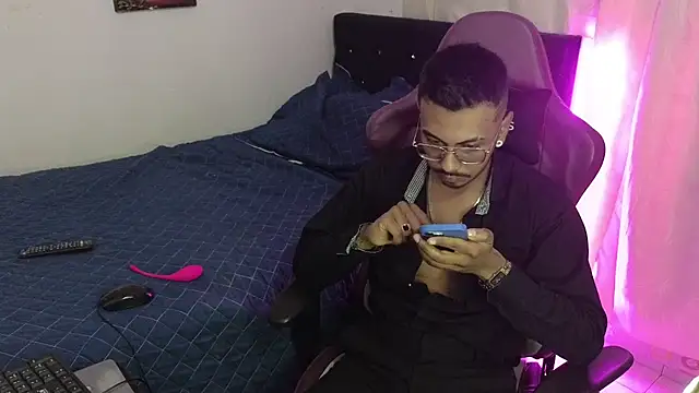 Snapshot of eros-0001 chatting on 01-22-25, 02:48 eros-0001 online show from 01-22-25, 02:48