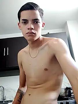 Latinos 2001 online show from 01-19-25, 03:32