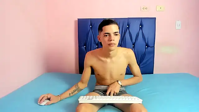 Latinos 2001 online show from 10-05-25, 01:53