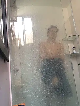 Latinos 2001 online show from 11-08-25, 01:55