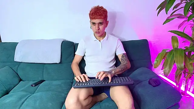 Snapshot of Sky_dirty chatting on 01-30-25, 08:42 Sky dirty online show from 01-30-25, 08:42