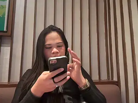 Snapshot of SophiaCourthaway chatting on 05-14-26, 12:56 SophiaCourthaway online show from 05-14-26, 12:56
