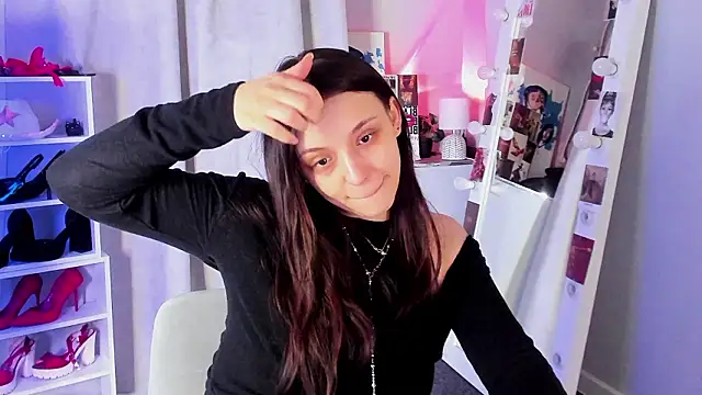 Snapshot of Sahara_Shields chatting on 02-03-26, 10:53 Sahara Shields online show from 02-03-26, 10:53