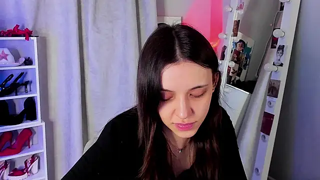 Snapshot of Sahara_Shields chatting on 02-04-26, 09:04 Sahara Shields online show from 02-04-26, 09:04