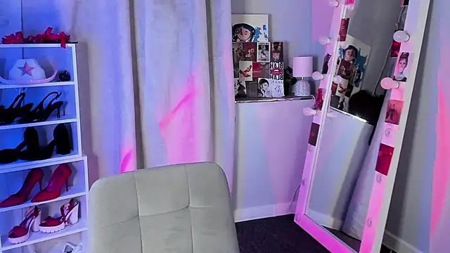 Snapshot of Sahara_Shields chatting on 02-10-26, 09:24 Sahara Shields online show from 02-10-26, 09:24