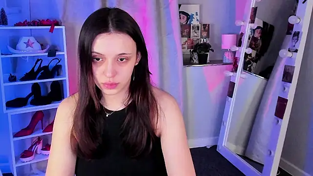 Snapshot of Sahara_Shields chatting on 02-19-26, 09:27 Sahara Shields online show from 02-19-26, 09:27