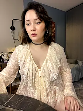 Snapshot of Kiss_My_Body chatting on 11-06-25, 01:45 Kiss My Body online show from 11-06-25, 01:45