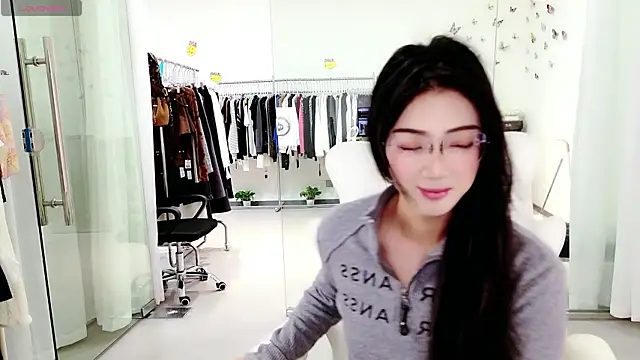 Snapshot of miaomiao-777 chatting on 10-13-25, 01:49 miaomiao-777 online show from 10-13-25, 01:49