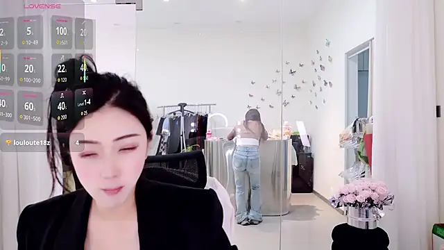 Snapshot of miaomiao-777 chatting on 05-11-26, 11:24 miaomiao-777 online show from 05-11-26, 11:24