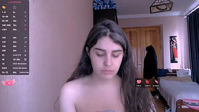 Snapshot of _Roselina_ chatting on 01-27-25, 09:23 Roselina online show from 01-27-25, 09:23