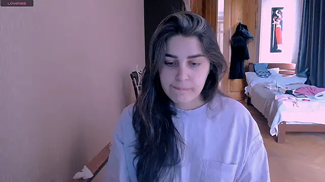 Snapshot of _Roselina_ chatting on 03-19-25, 09:38 Roselina online show from 03-19-25, 09:38