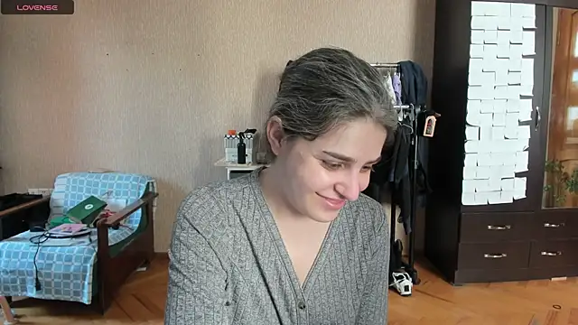 Snapshot of _Roselina_ chatting on 06-19-26, 11:03 Roselina online show from 06-19-26, 11:03