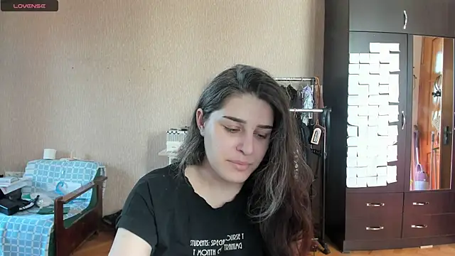 Snapshot of _Roselina_ chatting on 07-08-26, 12:09 Roselina online show from 07-08-26, 12:09