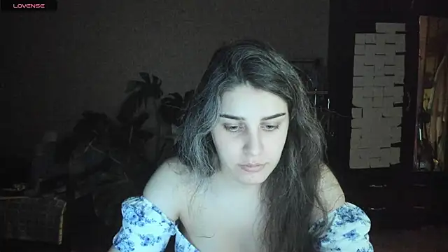 Snapshot of _Roselina_ chatting on 07-21-26, 06:54 Roselina online show from 07-21-26, 06:54