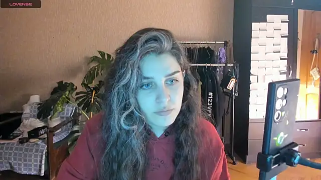 Snapshot of _Roselina_ chatting on 07-22-26, 06:43 Roselina online show from 07-22-26, 06:43