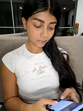 IslaBlaze online show from 09-25-25, 02:37