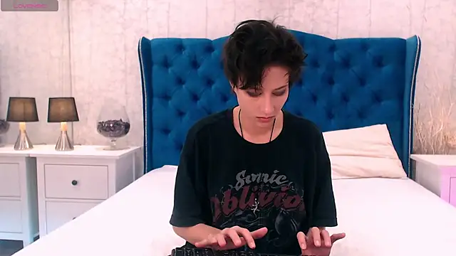 via mayer  online show from 09-18-25, 07:05