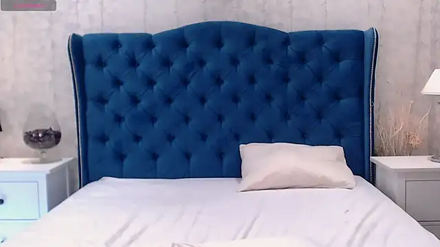 via mayer  online show from 09-19-25, 11:49