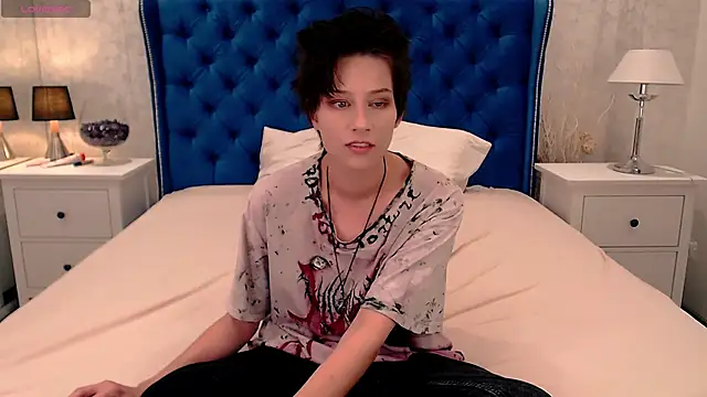 via mayer  online show from 10-06-25, 08:50