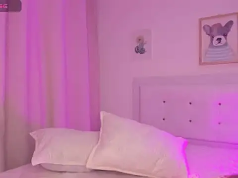 Snapshot of Missangeldust16 chatting on 02-05-25, 12:06 Missangeldust16 online show from 02-05-25, 12:06