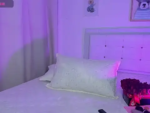 Snapshot of Missangeldust16 chatting on 02-12-25, 08:07 Missangeldust16 online show from 02-12-25, 08:07