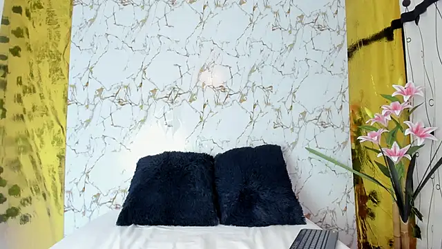 Snapshot of Christal_Golden chatting on 10-04-25, 06:39 Christal Golden online show from 10-04-25, 06:39