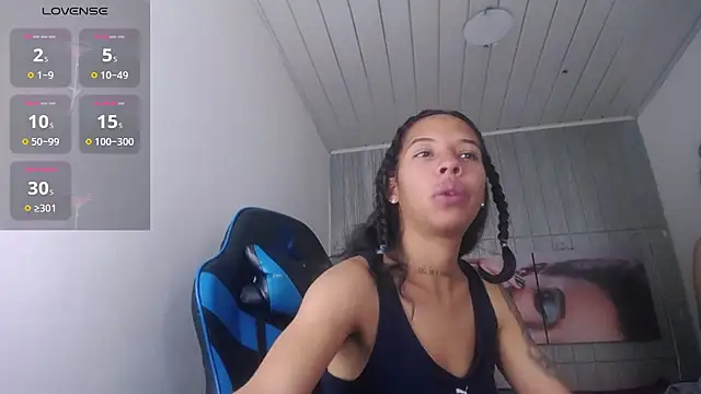 Snapshot of Miss_sparkle00 chatting on 11-19-25, 04:23 Miss sparkle00 online show from 11-19-25, 04:23