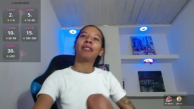 Snapshot of Miss_sparkle00 chatting on 01-09-26, 08:43 Miss sparkle00 online show from 01-09-26, 08:43