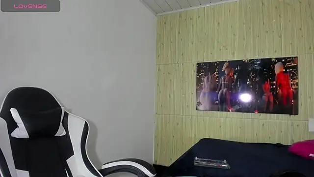 Snapshot of Miss_sparkle00 chatting on 02-07-26, 08:01 Miss sparkle00 online show from 02-07-26, 08:01